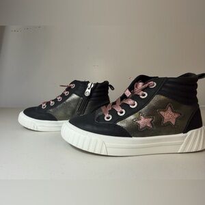 NWT Blowfish Kids High-Top Sneakers with Star Design size 11